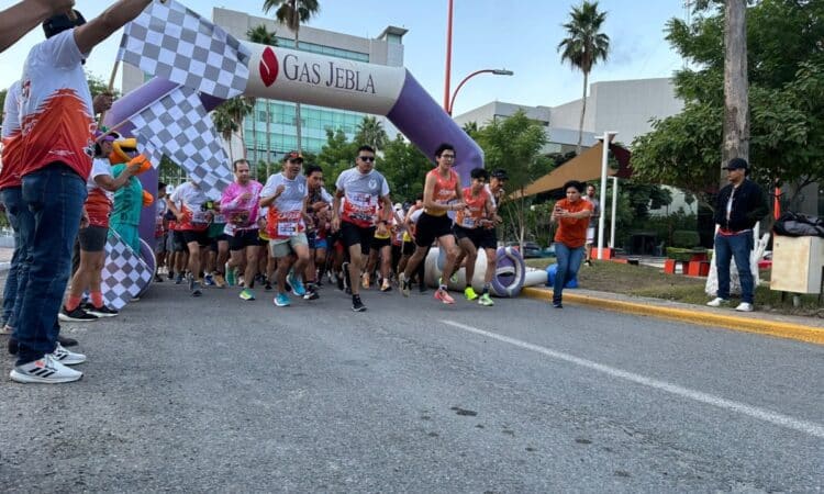 Comercio y Veterinaria celebran con carrera atlética su aniversario