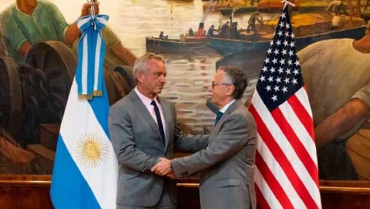 Argentina anuncia su retiró de la OMS con respaldo de EU