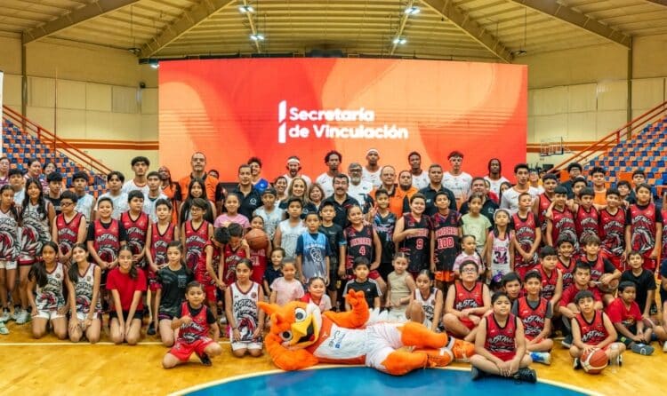 Rector Dámaso Anaya encabeza presentación oficial del Corre Basket UAT para la temporada 2026 de la LNBP