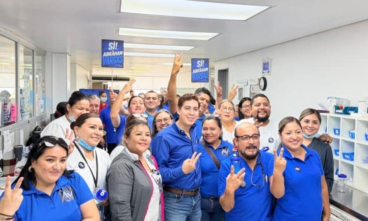 Respaldan trabajadores del ISSSTE la candidatura de Abraham Vargas