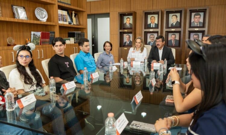 Afianza UAT movilidad internacional de estudiantes en el programa Disney 2026