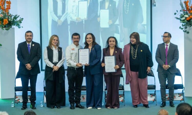 Encabeza el rector Dámaso Anaya el 59 aniversario de la FCAV